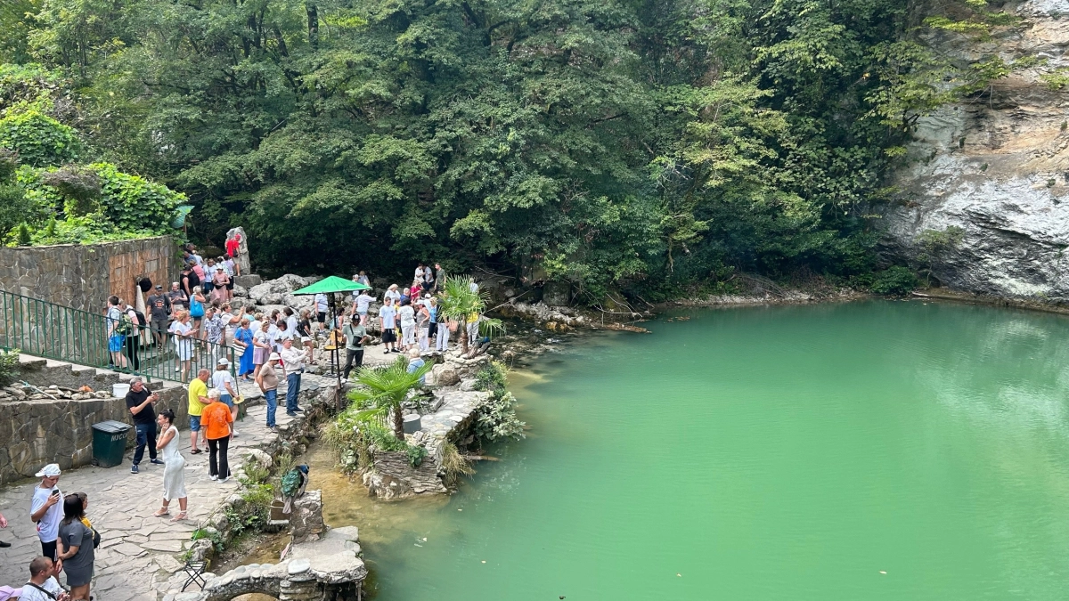 Абхазский пенсионер откровенно рассказал, как абхазы на самом деле встречают русских - правда из первых уст