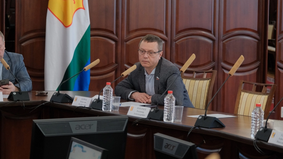 Вячеслав Царюк о пыли и грязи на улицах:"Киров возвращают в прошлый век"