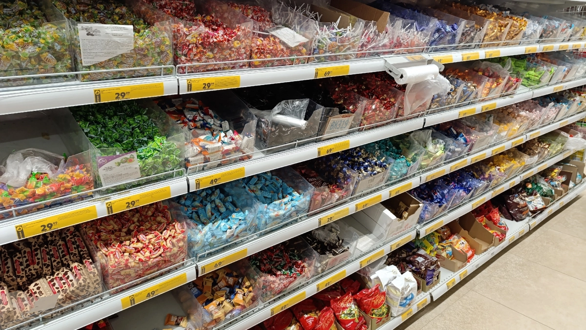 Бывшие сотрудники "Магнита" рассказали, почему нельзя никогда покупать конфеты на развес