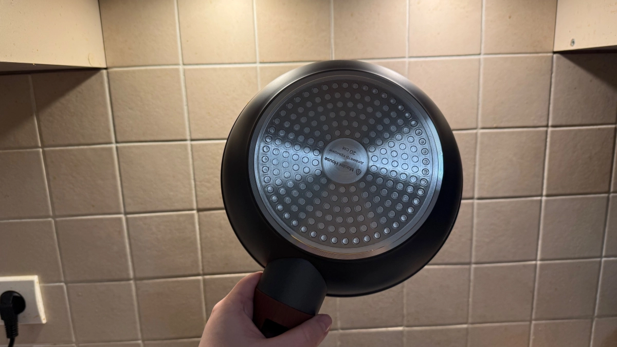 Старая сковорода засияла как новая: 1 стакан волшебного раствора - и ни капли масла при жарке