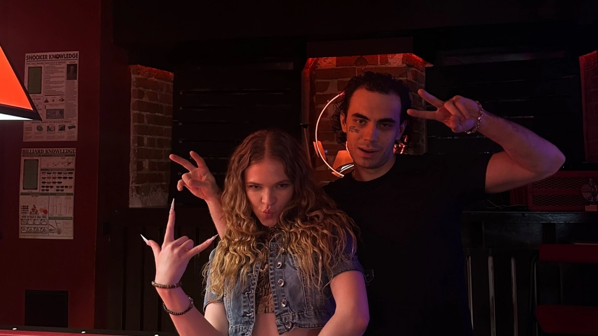 "Меня отобрали из 100 танцовщиц": кировчанка снялась в клипе у Коста Лакоста