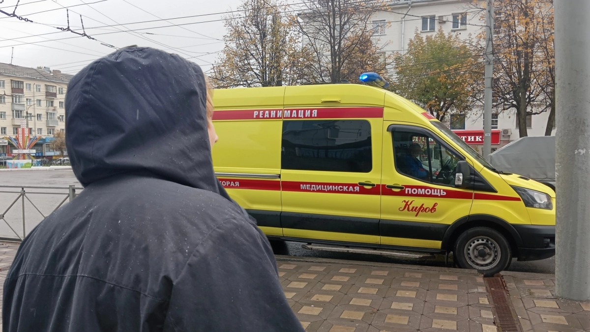 "Больше 10 лет перед глазами труп месячного младенца": откровения водителя реанимации из Кирова об эмоциях на выездах и хамстве на дорогах