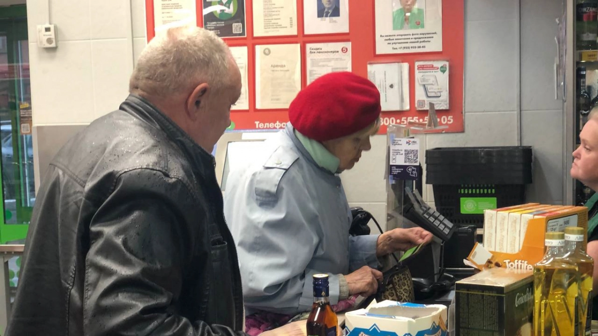 "Очередь рассосалась за секунду": уставший стоять на кассе "Пятерочки" россиянин раскрыл лучший лайфхак - смело пользуйтесь