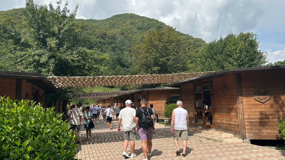 Народные правила в Абхазии, которые будоражат умы русских: для них привычно, а для нас - странно