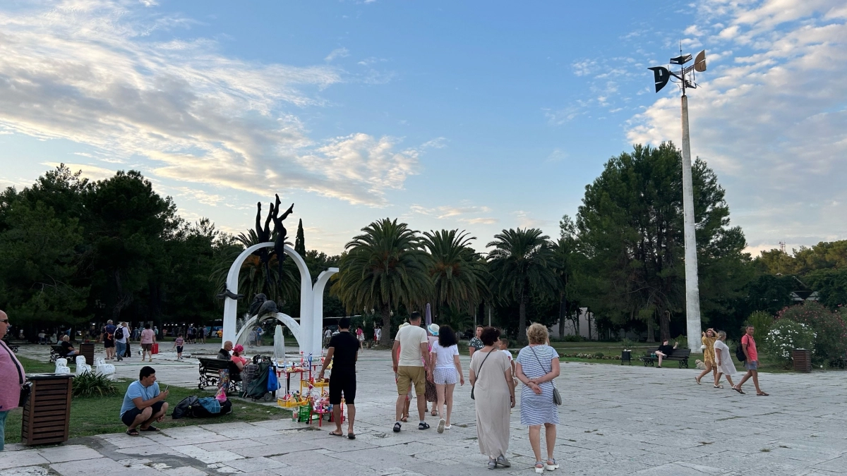 Пляжи грязные, работы нет, цены как в Сочи: почему этот курорт Краснодарского края называют черной дырой