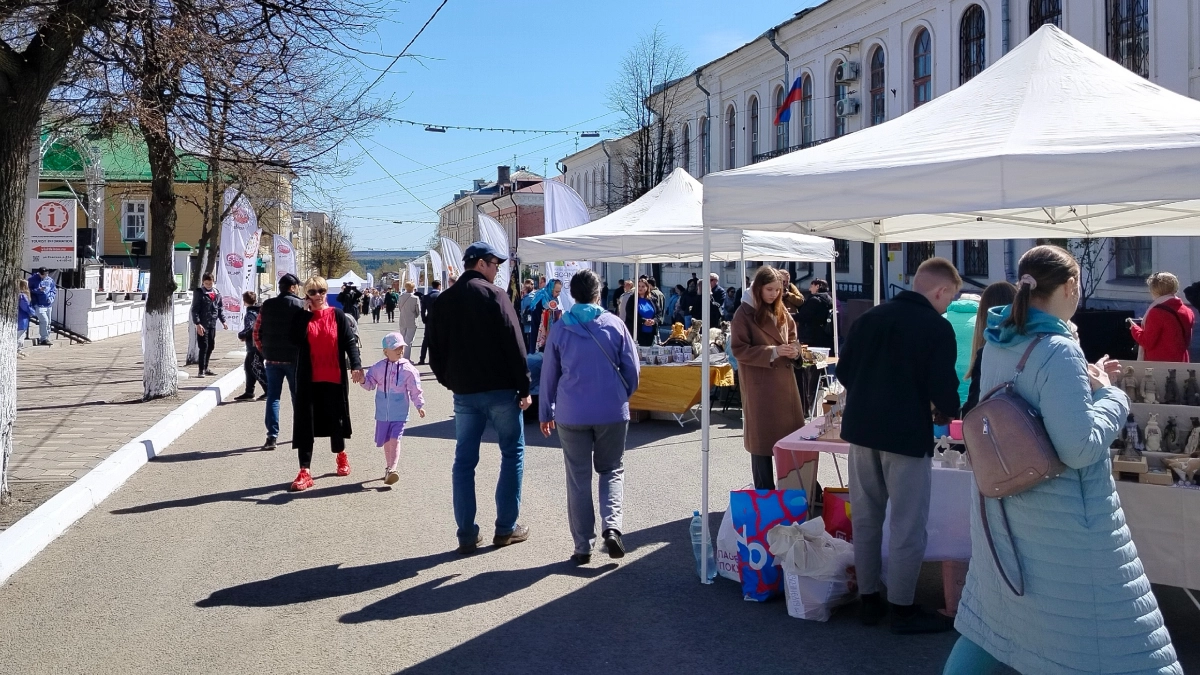 Открытие Пешеходной Спасской, массовая зарядка и шествие профсоюзов: куда сходить в Кирове 1-3 мая 