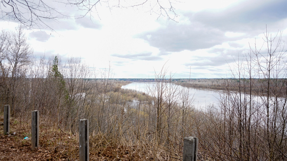 В Слободском полным ходом идет благоустройство набережной реки Вятки