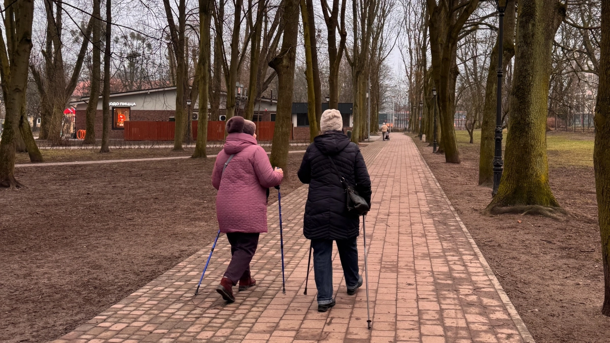 Почему одни дети заботятся и уважают пожилых родителях, а другие нет — и дело совсем не в воспитании