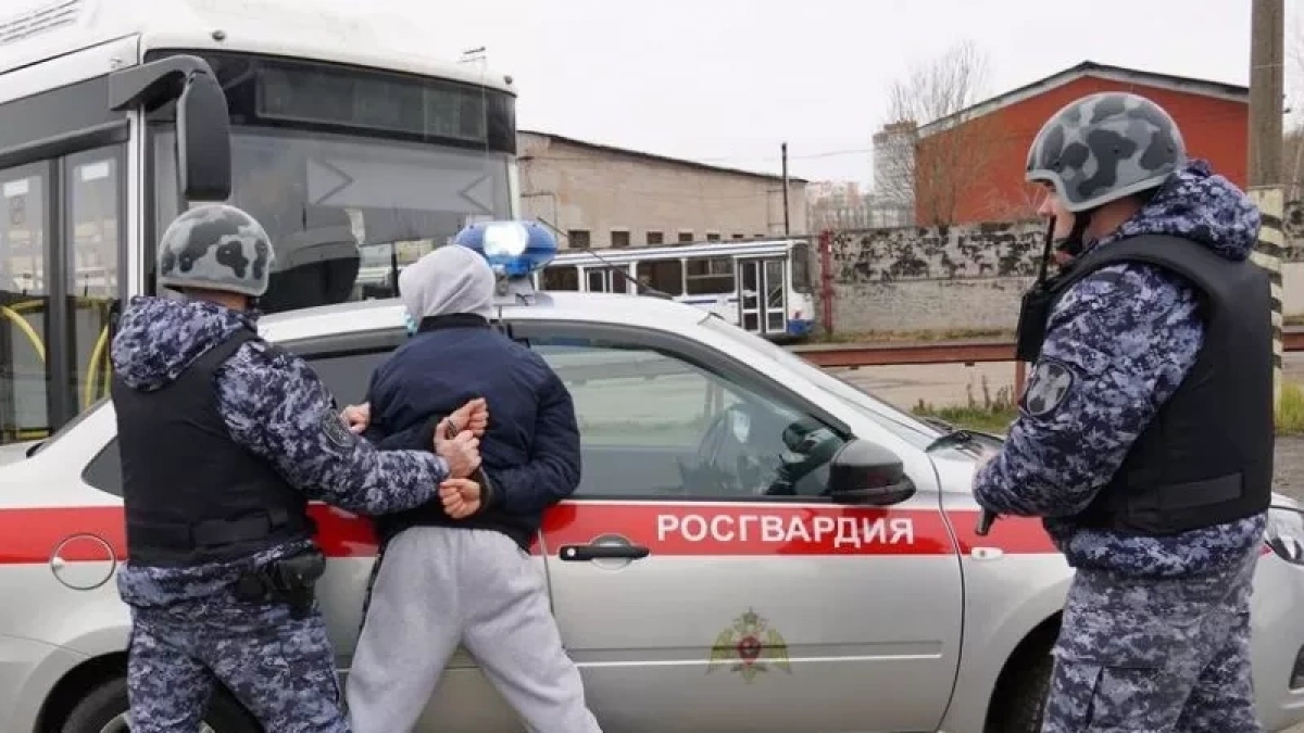 В кировском баре дебошир пообещал расправиться с барменом