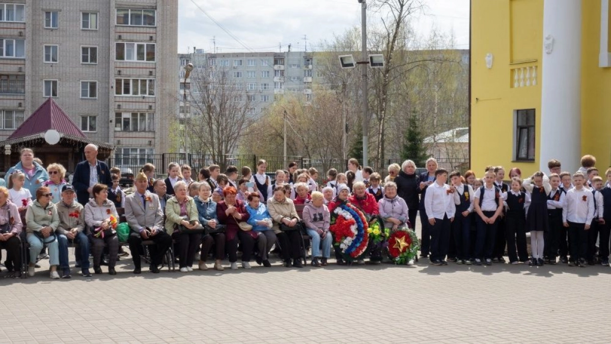 Киров начал празднование Дня Победы с митинга в Нововятске