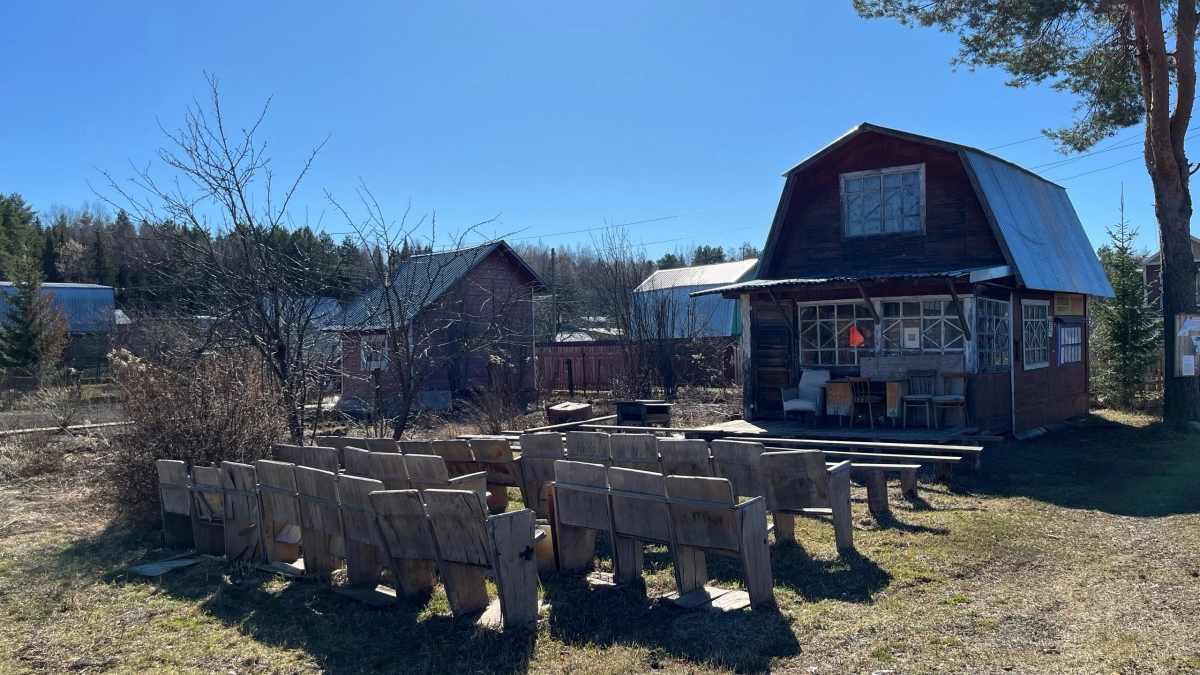 Дача заиграет новыми красками: 5 недорогих способов преобразить фасад старого домика