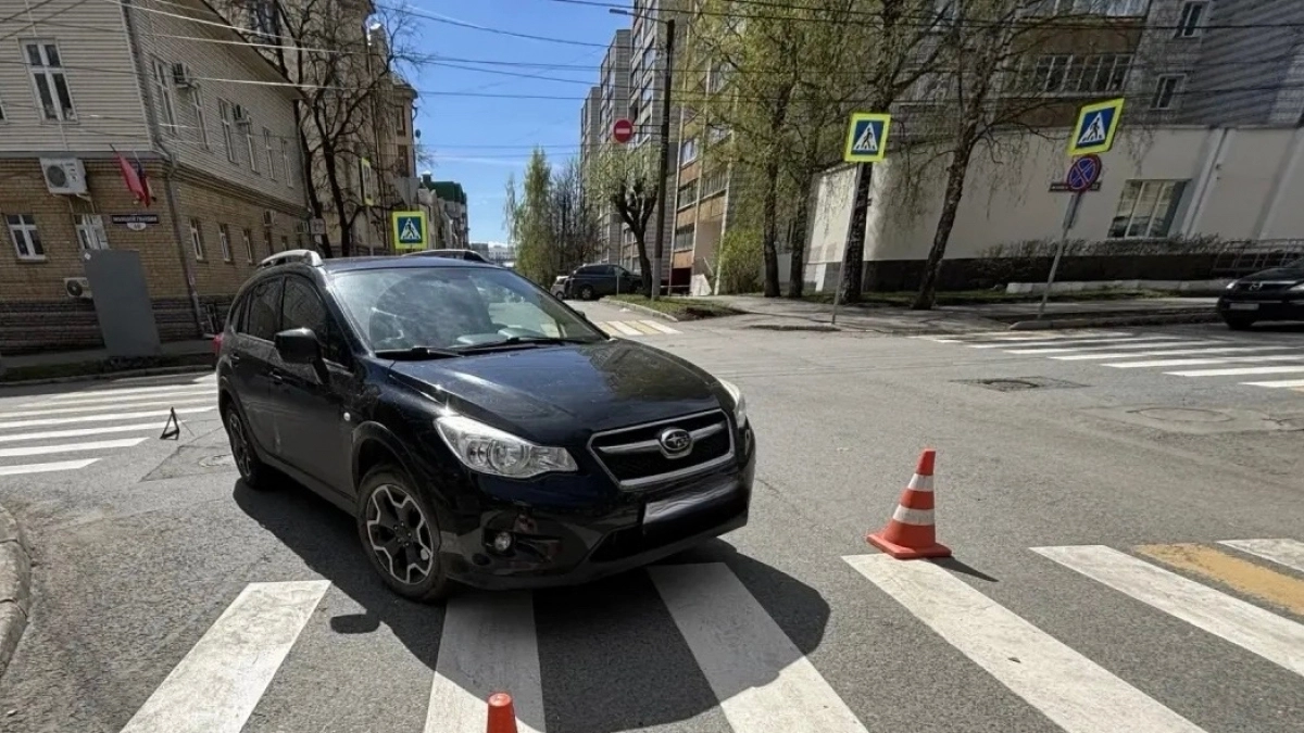 В центре Кирова иномарка сбила женщину прямо на пешеходном переходе