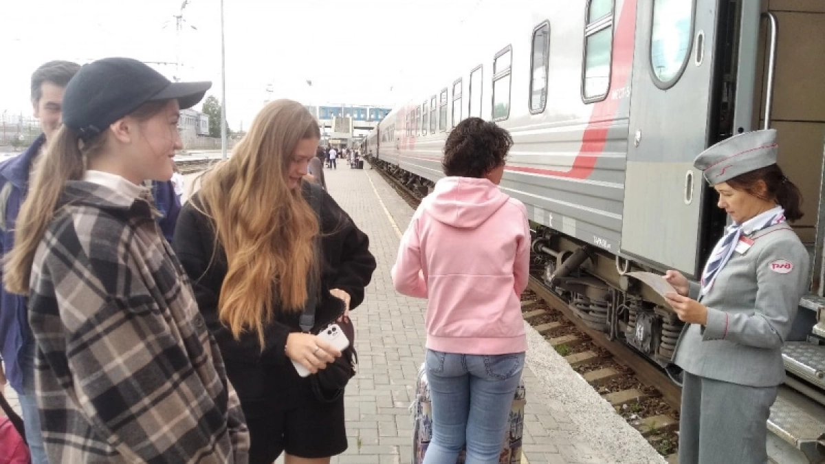 Признания проводницы РЖД: за занавесками в плацкарте охи-вздохи, и каждый рейс у пассажиров что-нибудь пропадает