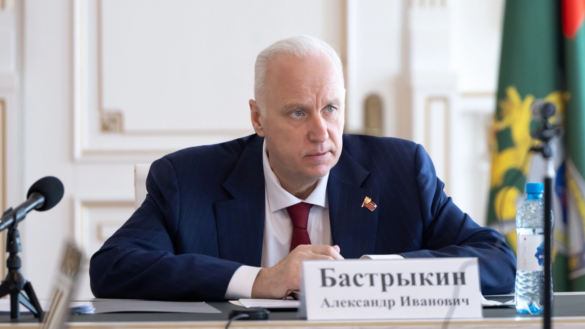 Глава СК России выясняет, почему дорогу к селу под Кировом годами не ремонтируют