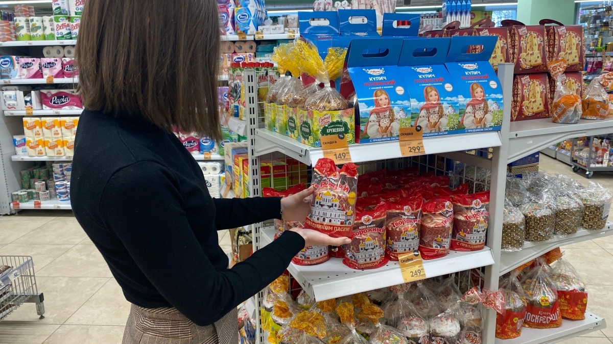 Что китайцы увозят от нас баулами? Мы же этот продукт на прилавках не замечаем. Раскрываем, что они готовы есть бесконечно