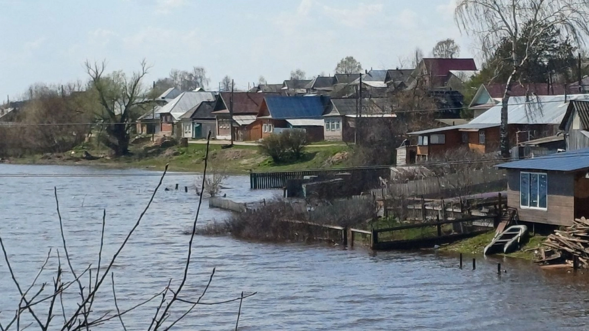 В Кировской области число подтопленных дворов снизилось до 65, дорог – до 7
