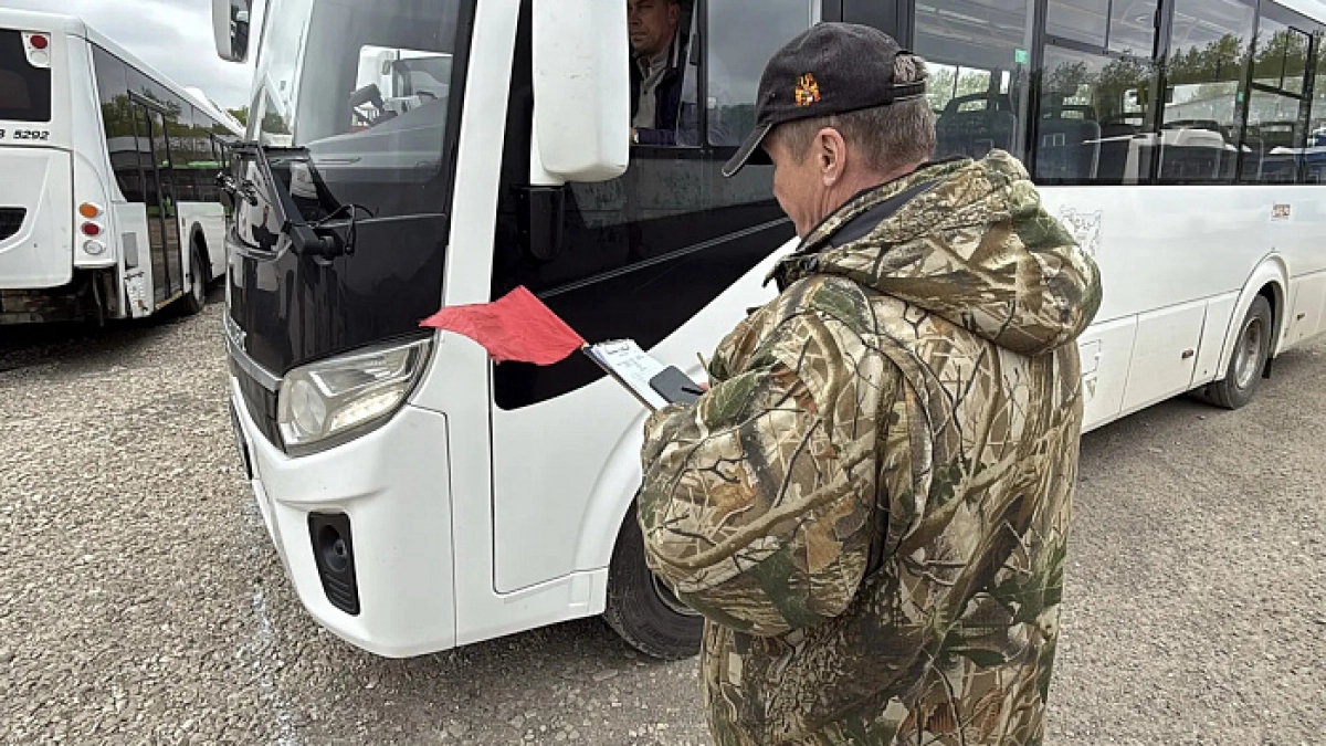 В Кирове водителей автобусов заставляют ездить "змейкой" и имитировать остановки
