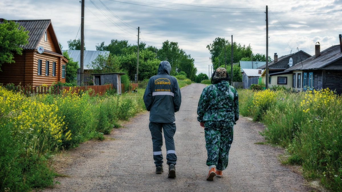 На юге Кировской области год ищут молодую женщину, которую могут удерживать
