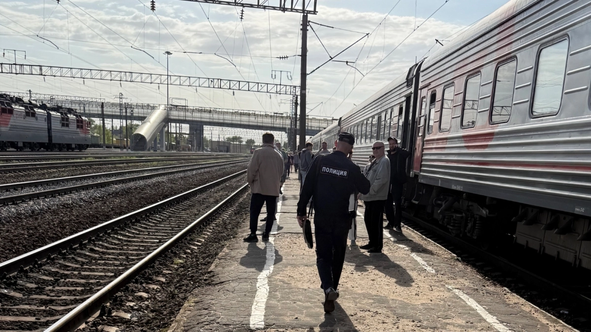 Хитрые мамочки в поезде придумали новый способ занять полку снизу - не дайте себя провести