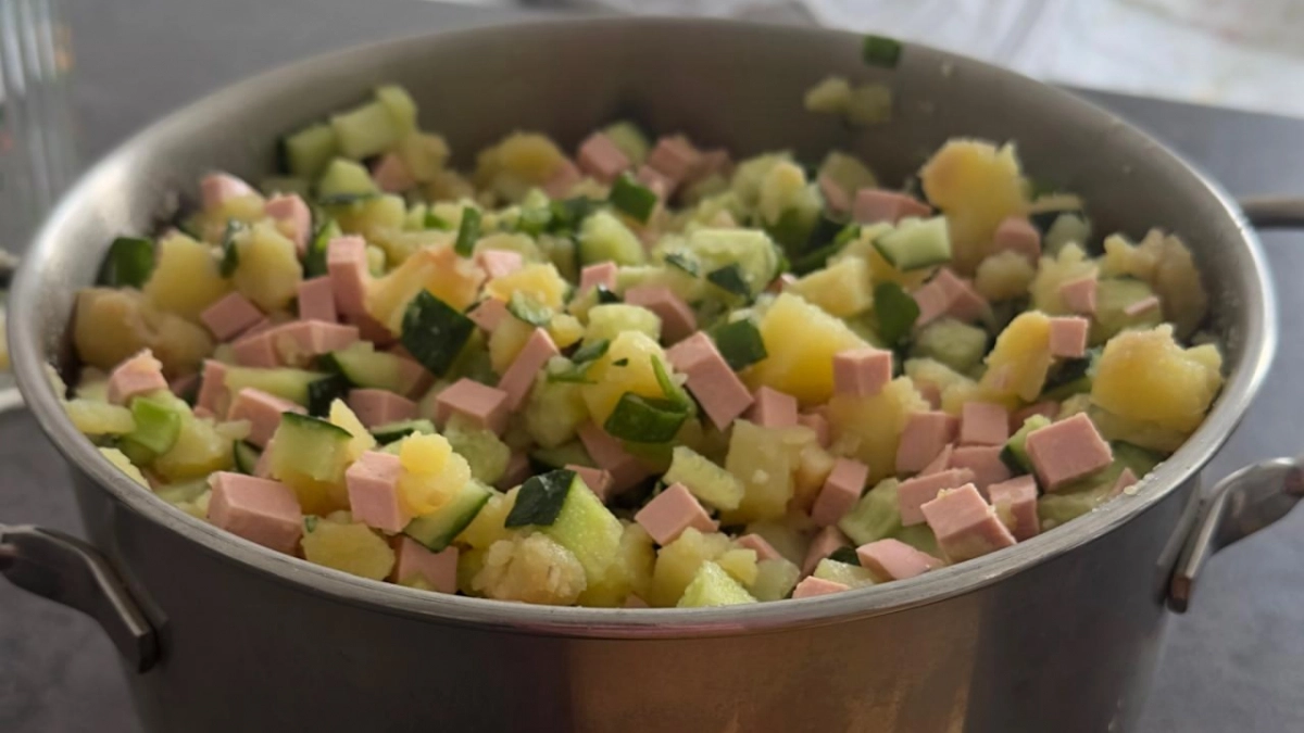 Без кваса и кефира: Моя окрошка самая вкусная - в жару спасает лучше кондиционера