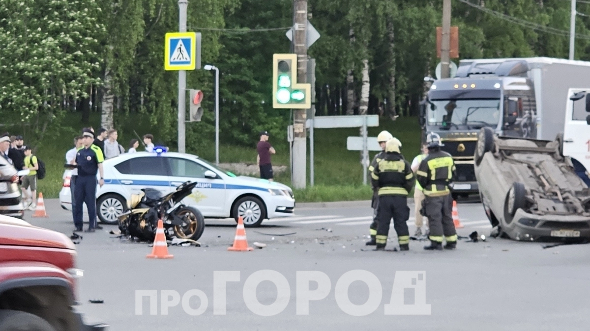 В Кирове страшная авария с мотоциклистом на улице Московской попала на видео