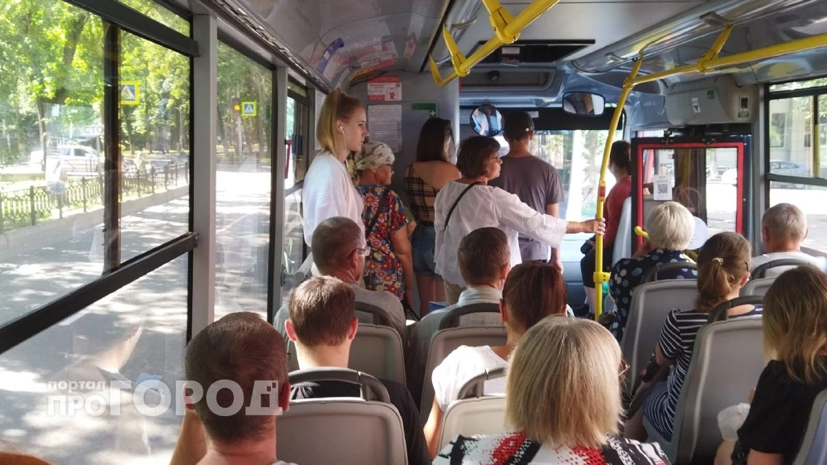 "В +30 градусов в автобусах работают печки!": кировчане жалуются на невыносимую жару в общественном транспорте