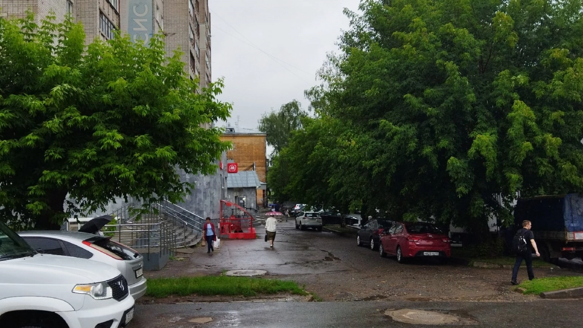 Крупный грозовой шторм движется в сторону Кировской области