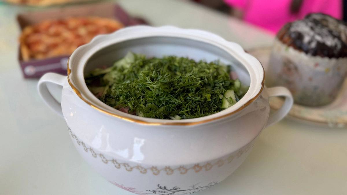 Не квас, и не кефир: в деревнях окрошку заливают только этим - вкус волшебный, освежает в сильную жару