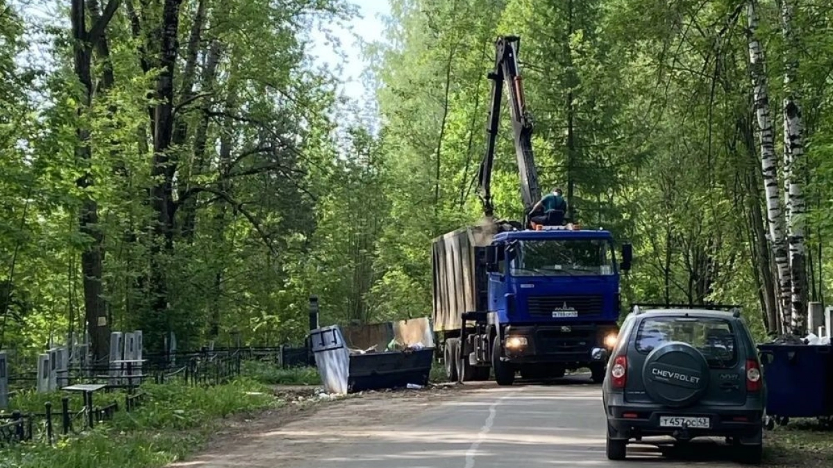 Городские кладбища Кирова готовят к родительской субботе