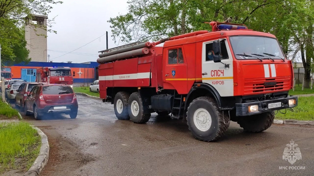 Под Афанасьево мощный грозовой разряд вызвал пожар в доме, есть пострадавший