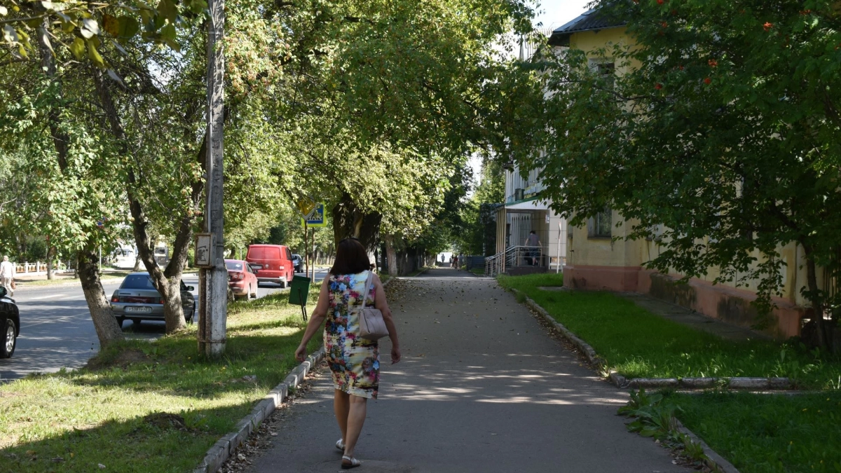 Люди считывают это мгновенно: 8 привычек, которые незаметно обесценивают вас в глазах окружающих