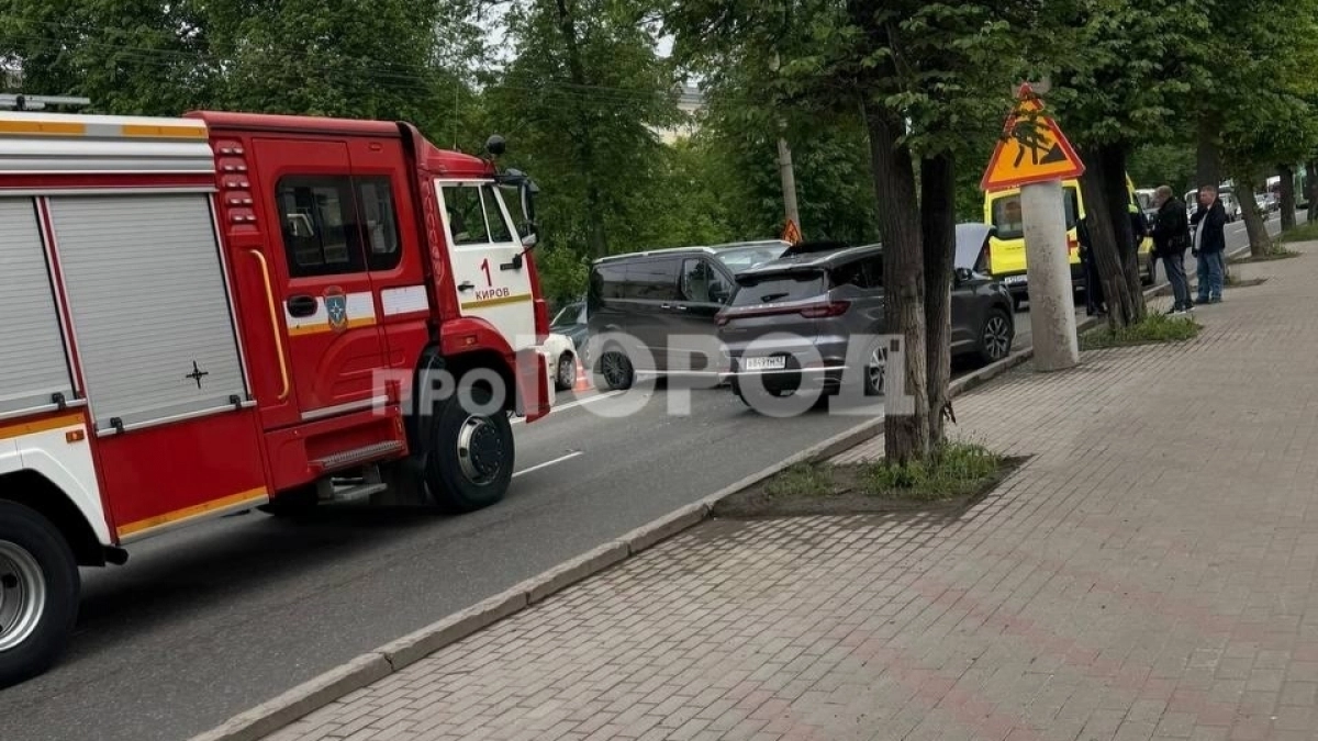 Стало известно, кто пострадал в массовом ДТП с микроавтобусом в Кирове