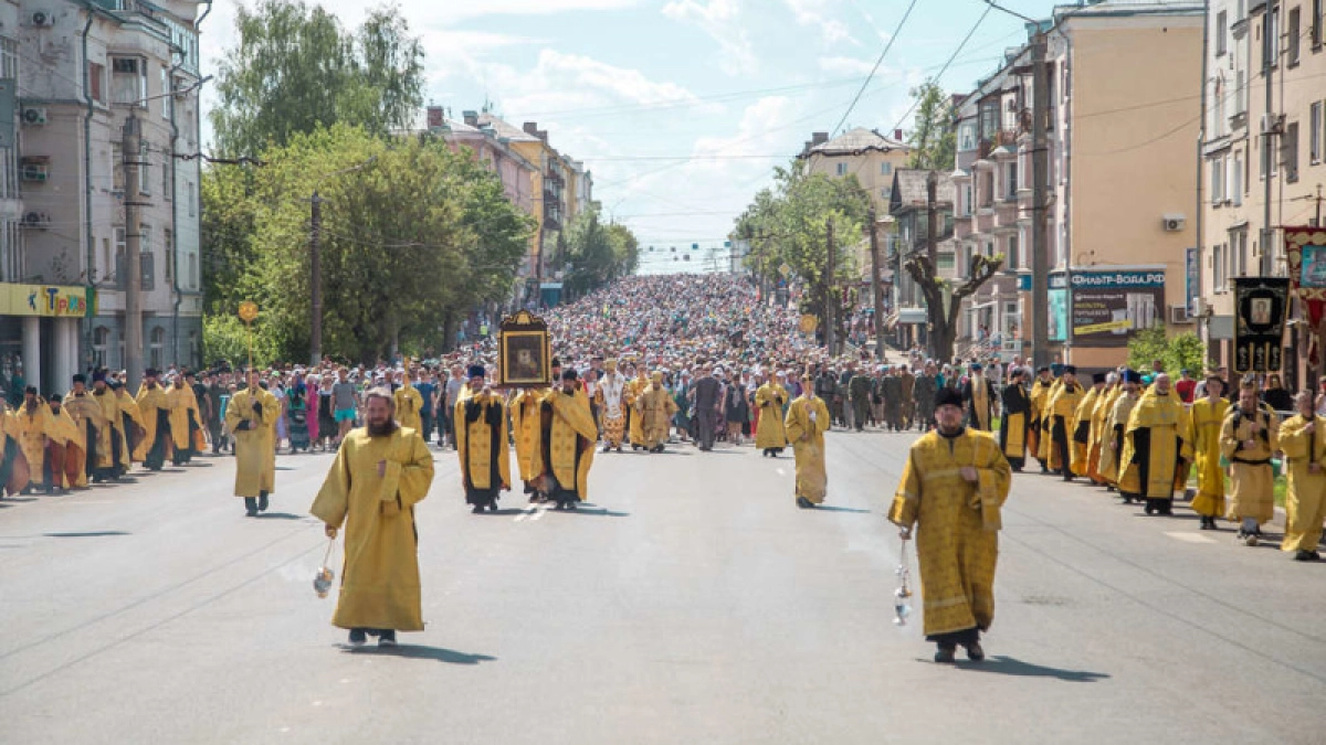 Великорецкий крестный ход: кто из знаменитостей совершит паломничество в 2026 году?