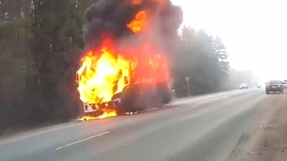 В Кирове не стали заводить дело после ЧП с вспыхнувшим на трассе автобусом