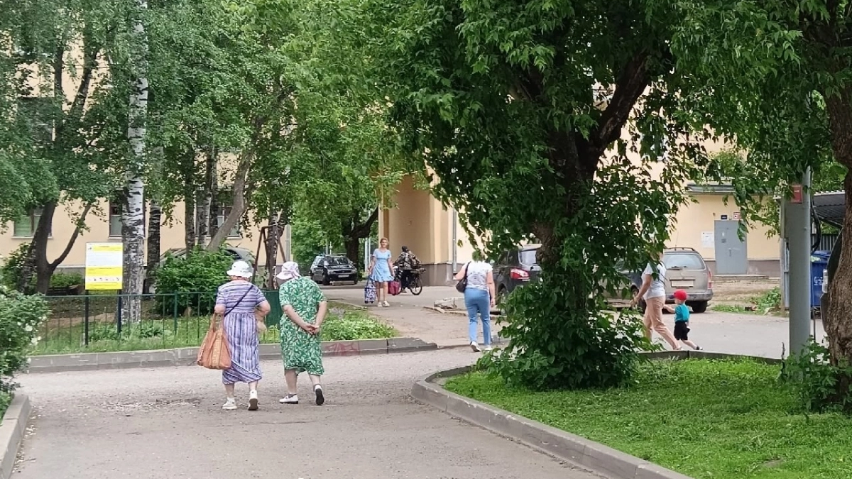 Кировские "зарплаты бабушкам" хотят распространить на все регионы России