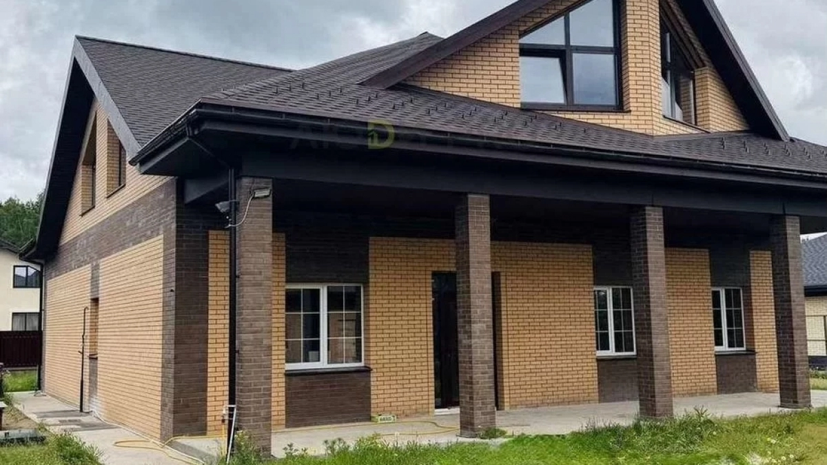 В Кирове продают двухэтажный дом с кинотеатром за 35 миллионов рублей