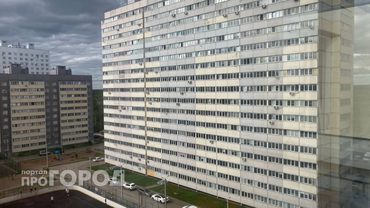 "Очень красивая и яркая": в Кирове с 15 этажа выпала 22-летняя девушка