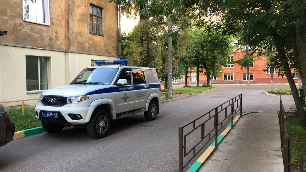 Кировчанин угрозами завладел чужим Mercedes и попал на нем в жесткое ДТП