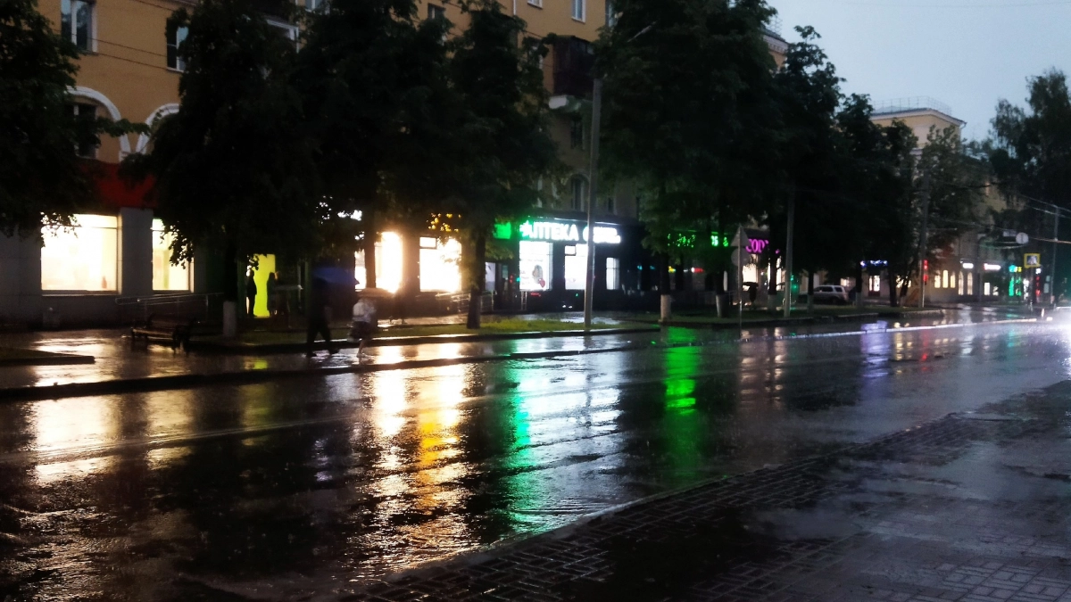 Гроза и до +27 градусов: синоптики рассказали о погоде в Кирове на понедельник
