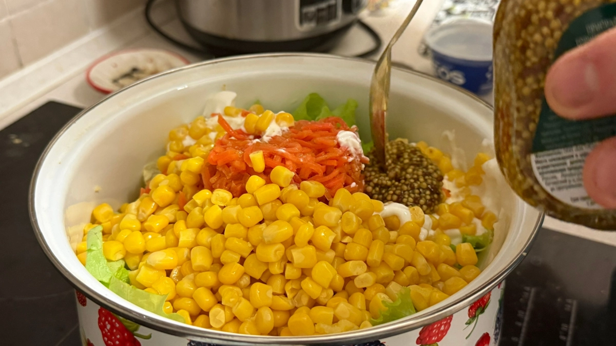 Берем "пекинку" и еще 4 ингредиента - получаем вкуснейший салат: подходит на любой праздник и без варки