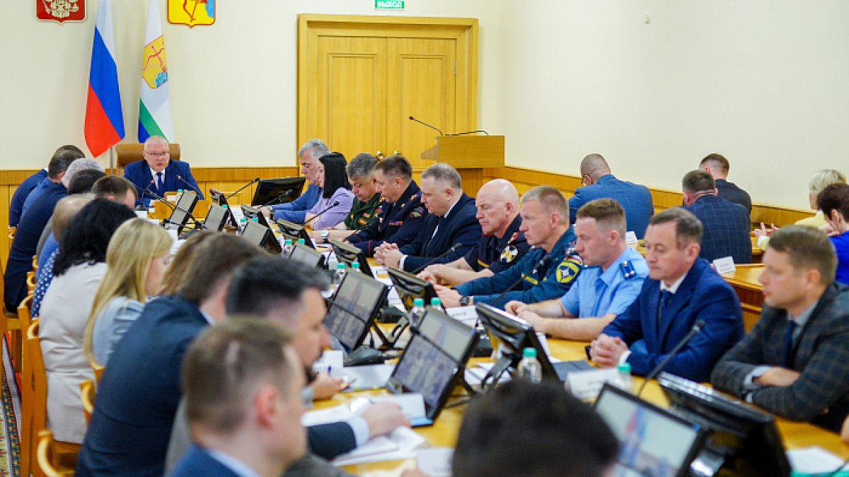 Губернатор прокомментировал скачок цен на бензин и очереди на заправках в Кирове