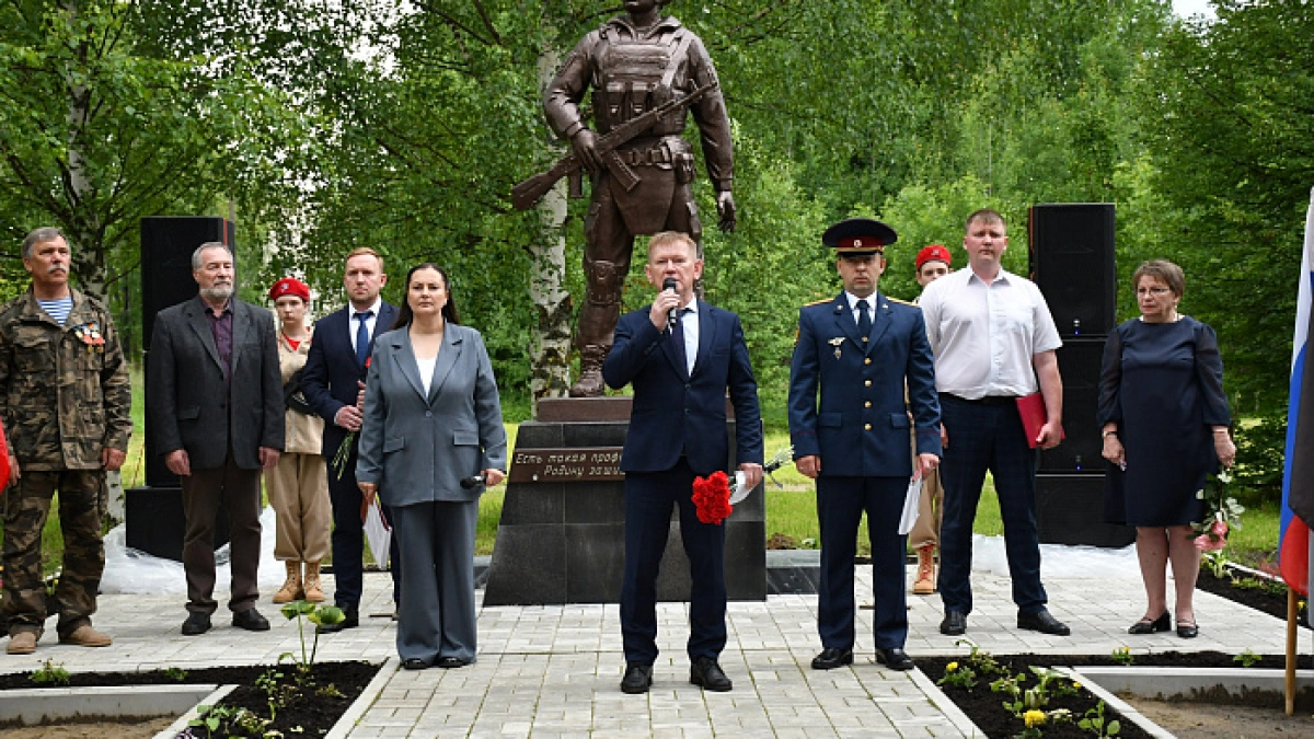 Под Кировом открыт памятник участникам СВО