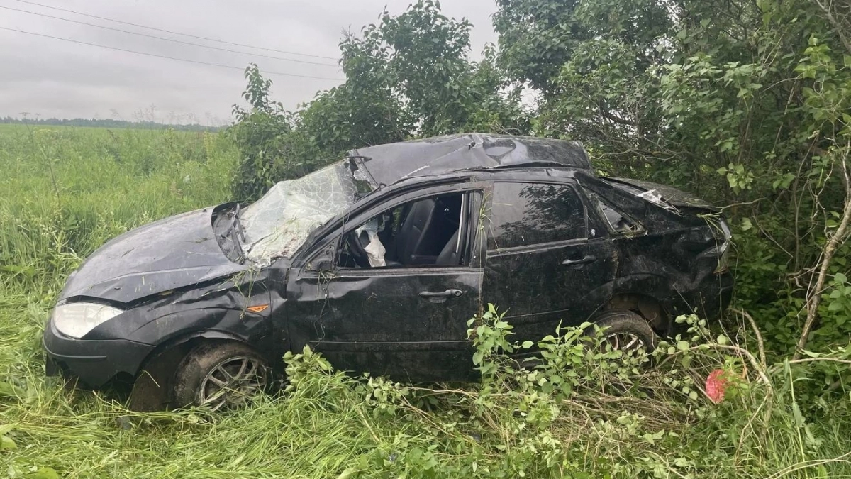 Под Уржумом бесправница превратила машину в груду металла и покалечила пассажира