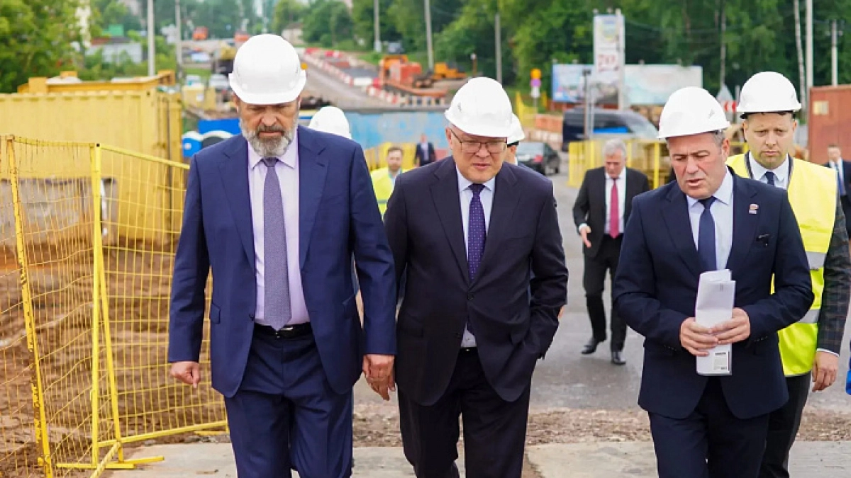 Губернатор Кировской области показал полпреду строящийся тоннель в Нововятске
