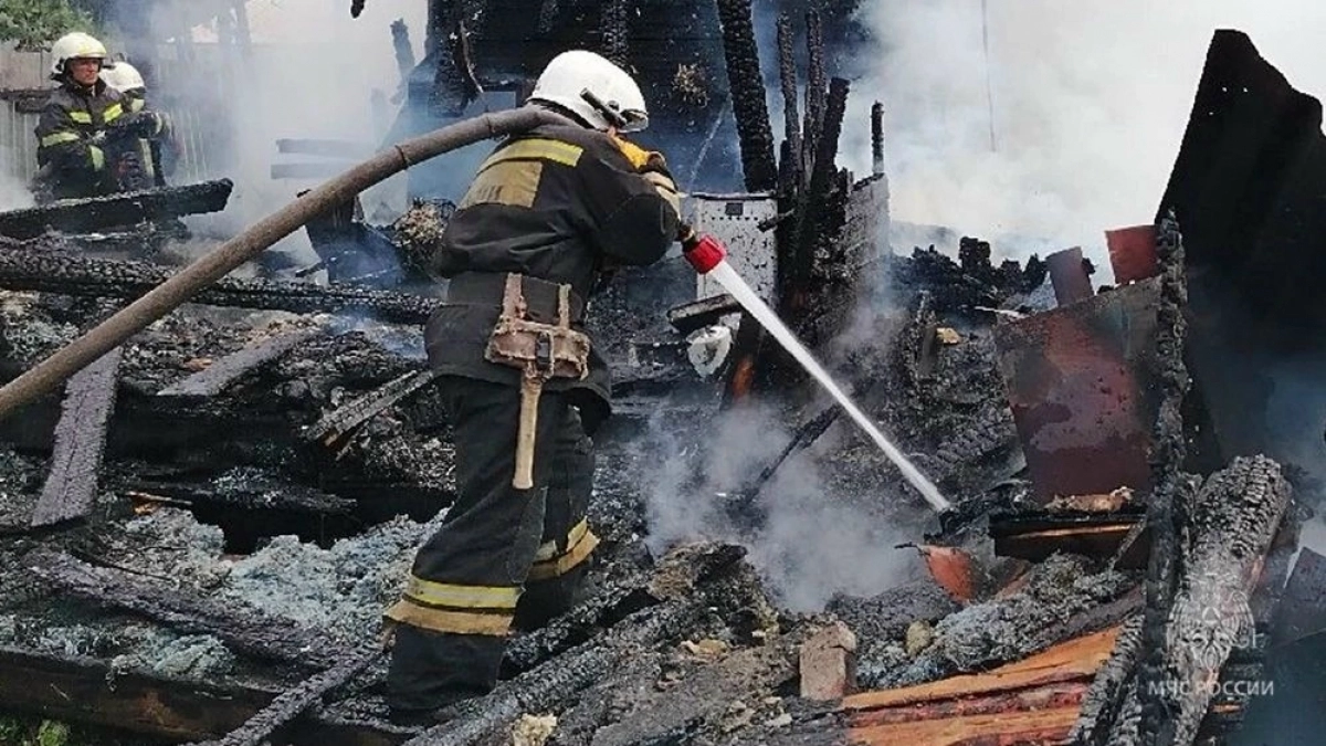 Один человек пострадал при мощном пожаре в Шабалинском районе