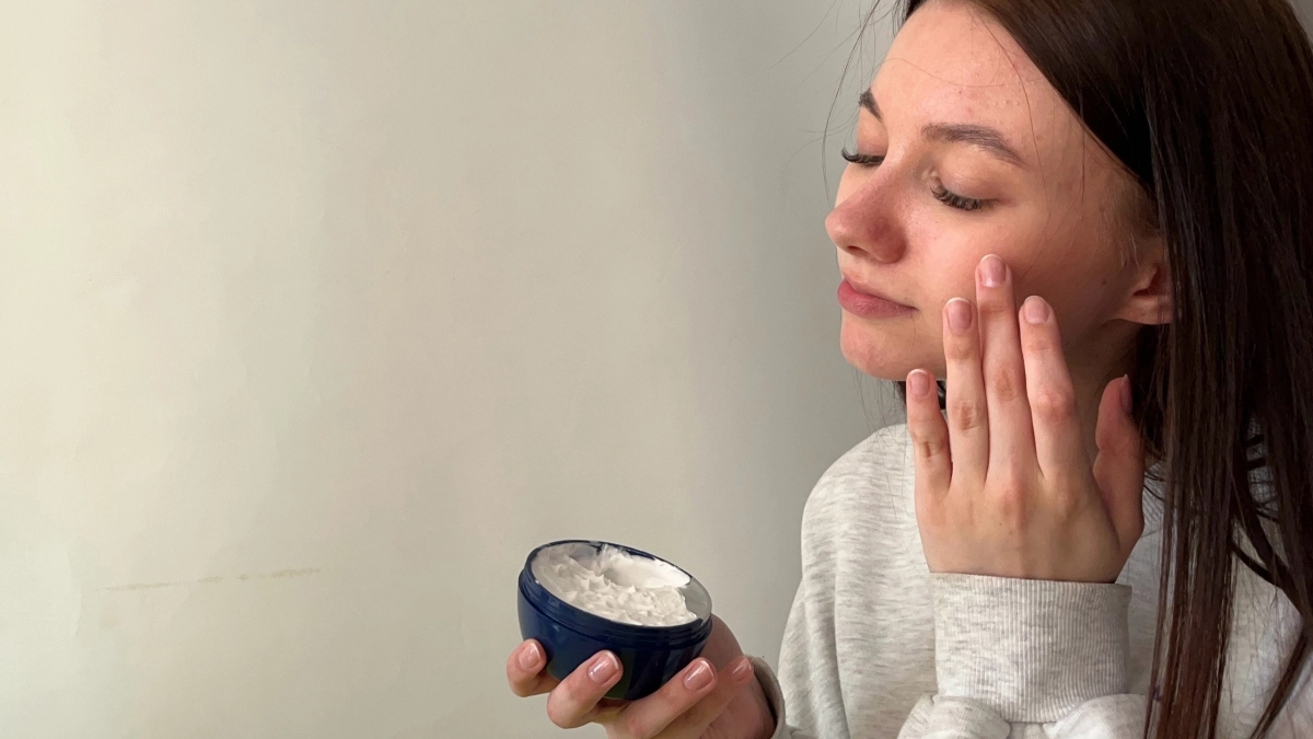 SPF 30 или 50: какой крем защитит от солнца лучше - отвечает врач-дерматолог