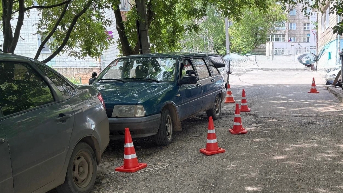 Кировчанка попала под машину Иж прямо во дворе пятиэтажки
