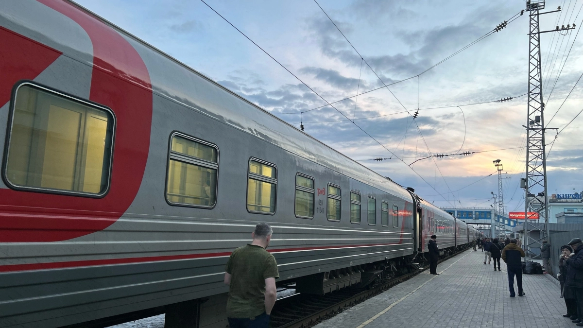 В РЖД уменьшили верхние полки в плацкарте: что получили пассажиры и сколько придется за это заплатить