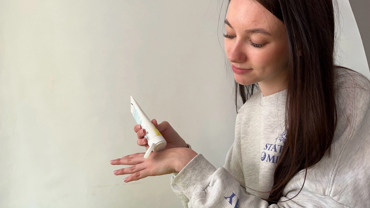 SPF 50 или 30: что эффективнее и какой крем выбрать для лица и тела?