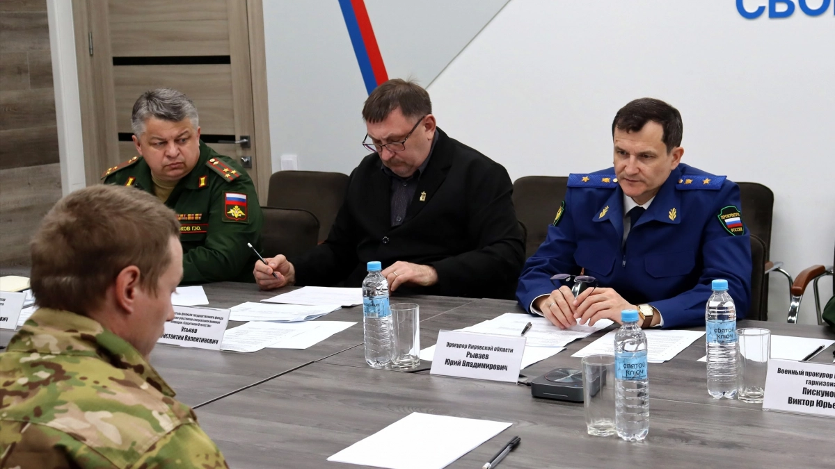 В Опарино ветерана СВО переселили из разваливающегося после пожара дома